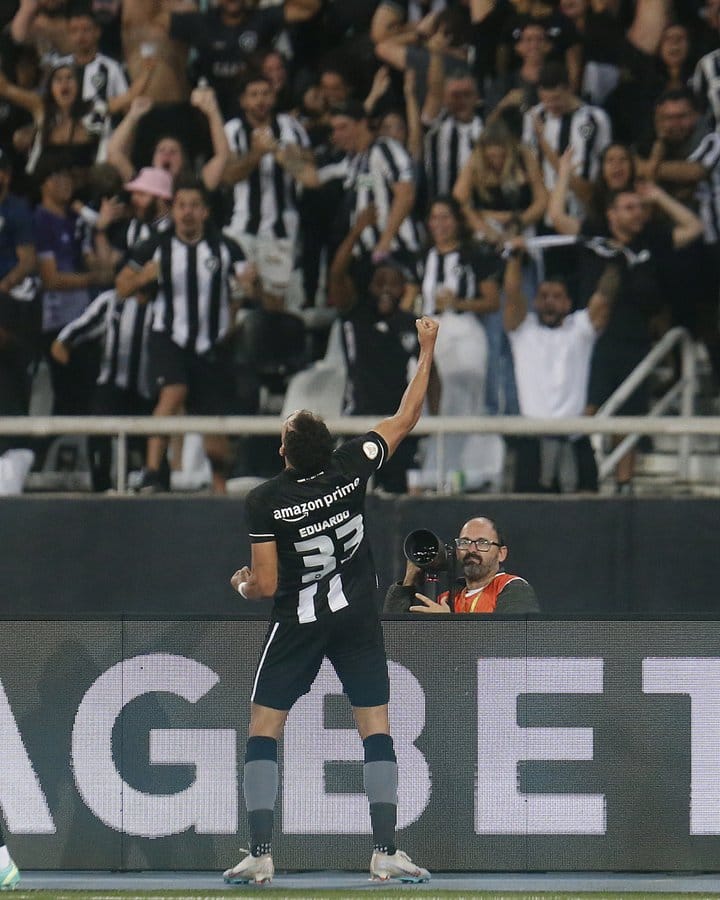 Botafogo Lder Novamente Vence Corinthians E Domina A Rodada No Brasileiro