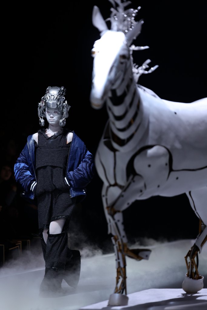 Tendências da fashion week de Xangai (Foto:Sheng Jiapeng:Reprodução:Getty Images) Lorena Bueri