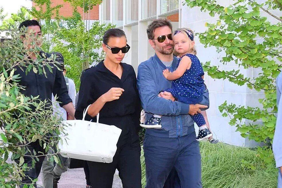 Irina Shayk, o ex Bradley Cooper e a filha do casal, Lea. Foto: Reprodução/Monet Lorena Bueri