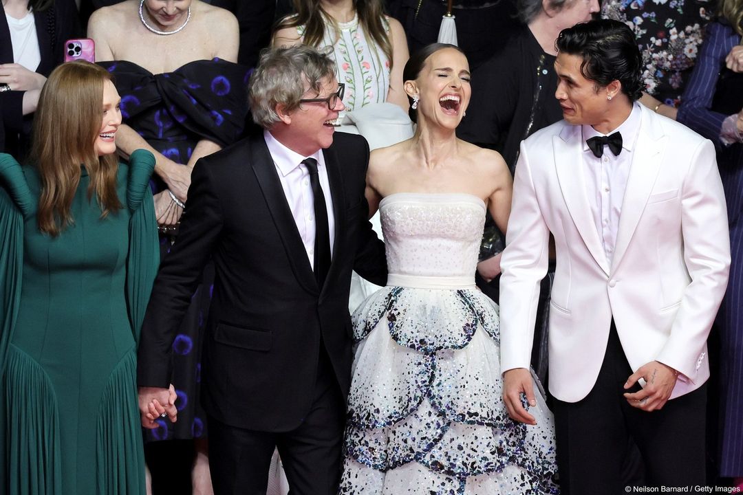 Natalie Portman revive aura clássica da Dior em Cannes