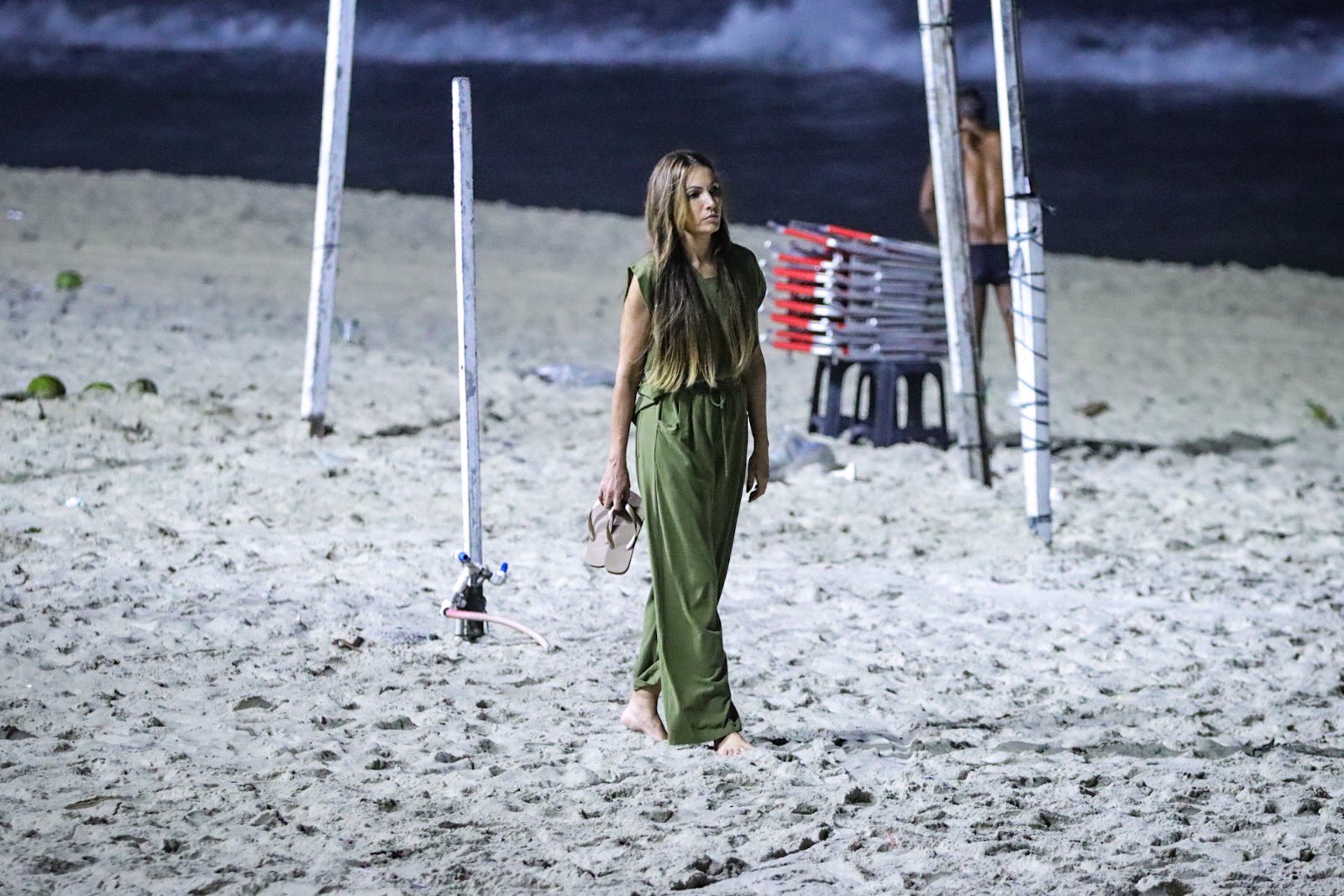 Patrícia Poeta flagrada em praia no Rio (Reprodução\Twitter) Lorena Bueri
