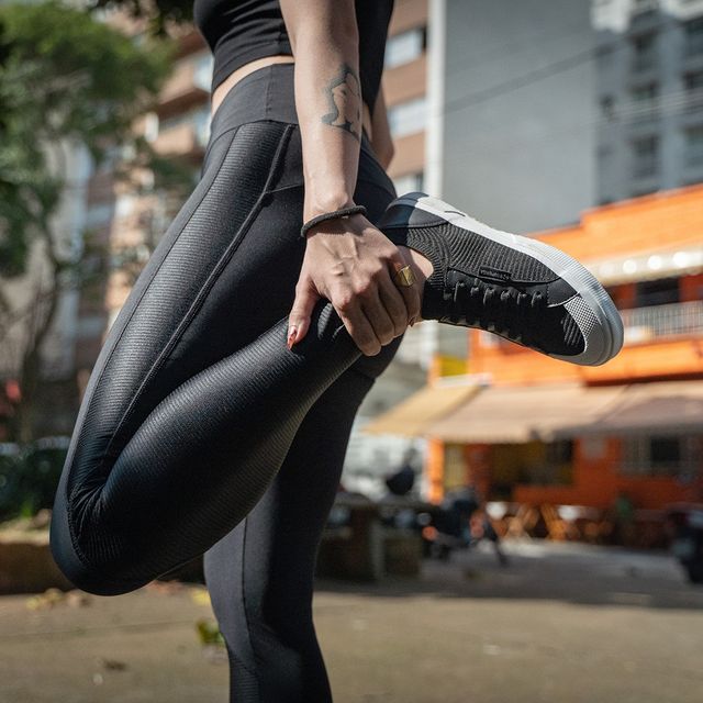Tênis para praticar exercício físico. Reprodução/Instagram @supergabrasil Lorena Bueri