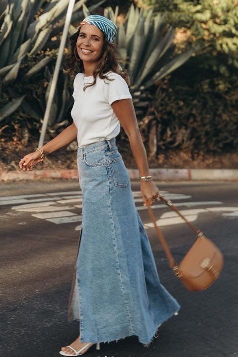 Saia jeans longa ganha espaço no closet de fashionistas (Foto:Reprodução/Pinterest) Lorena Bueri