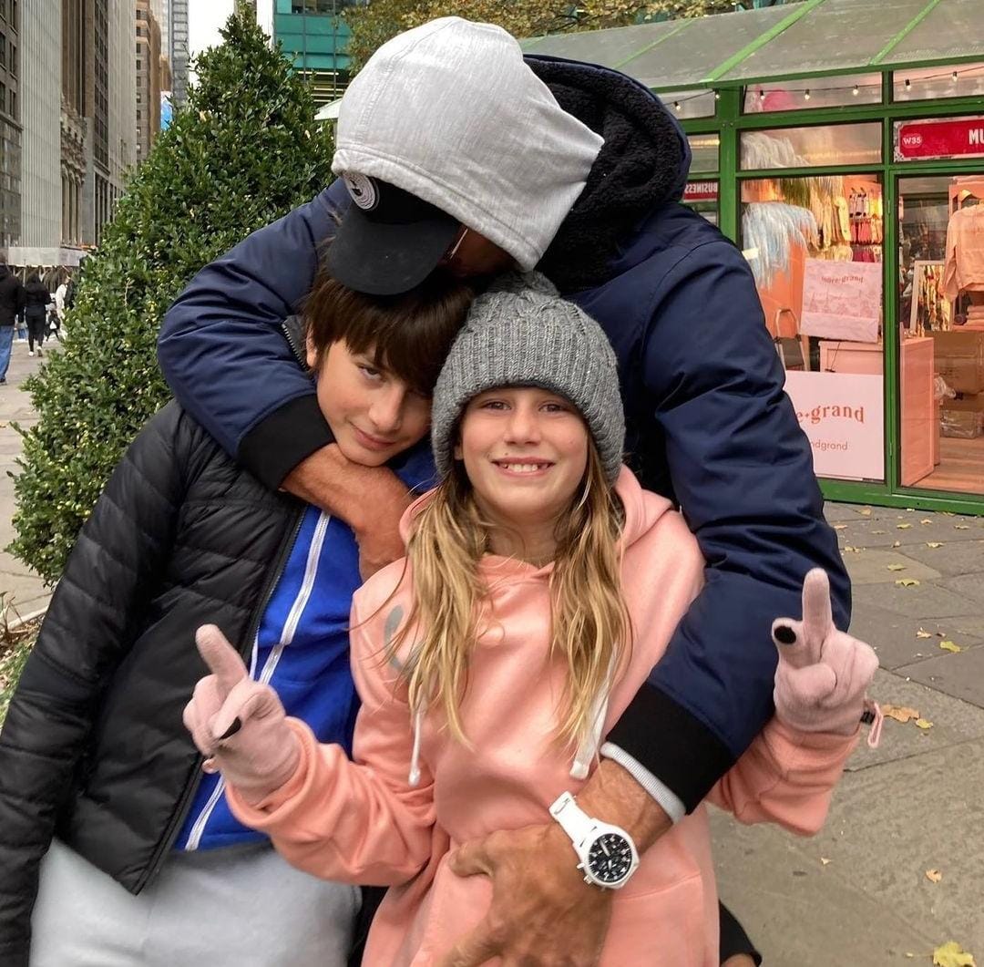 Separados há 1 ano, Gisele e Tom Brady compartilham guarda e passam férias  paradisíacas com os filhos