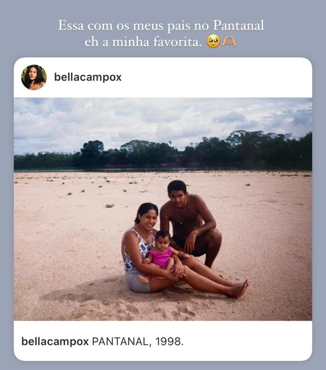 Bella Campos com os pais (Foto: Instagram)