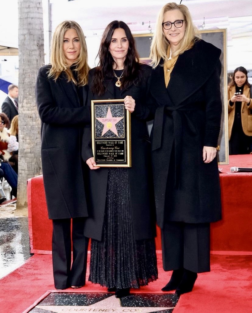 Jennifer Aniston e Lisa Kudrow homenageiam Courteney pela estrela na Calçada da Fama (Reprodução/Instagram)