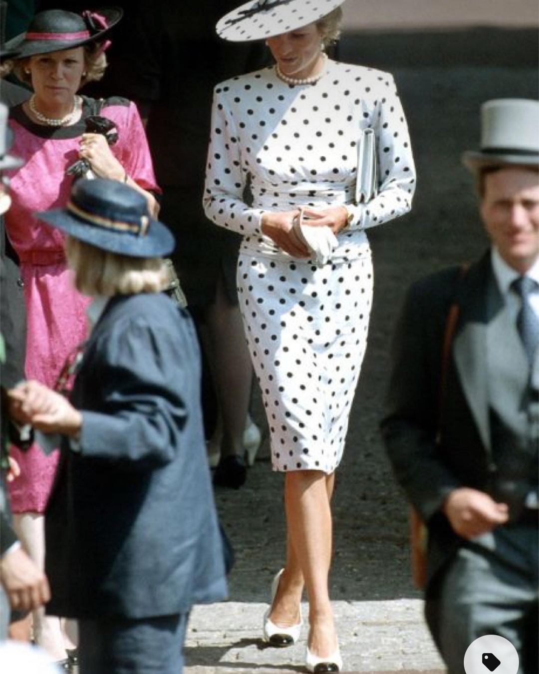 Princesa Diana foi e ainda segue ícone fashion (Foto: Reprodução/Instagram @simon_porte_jacquemus)