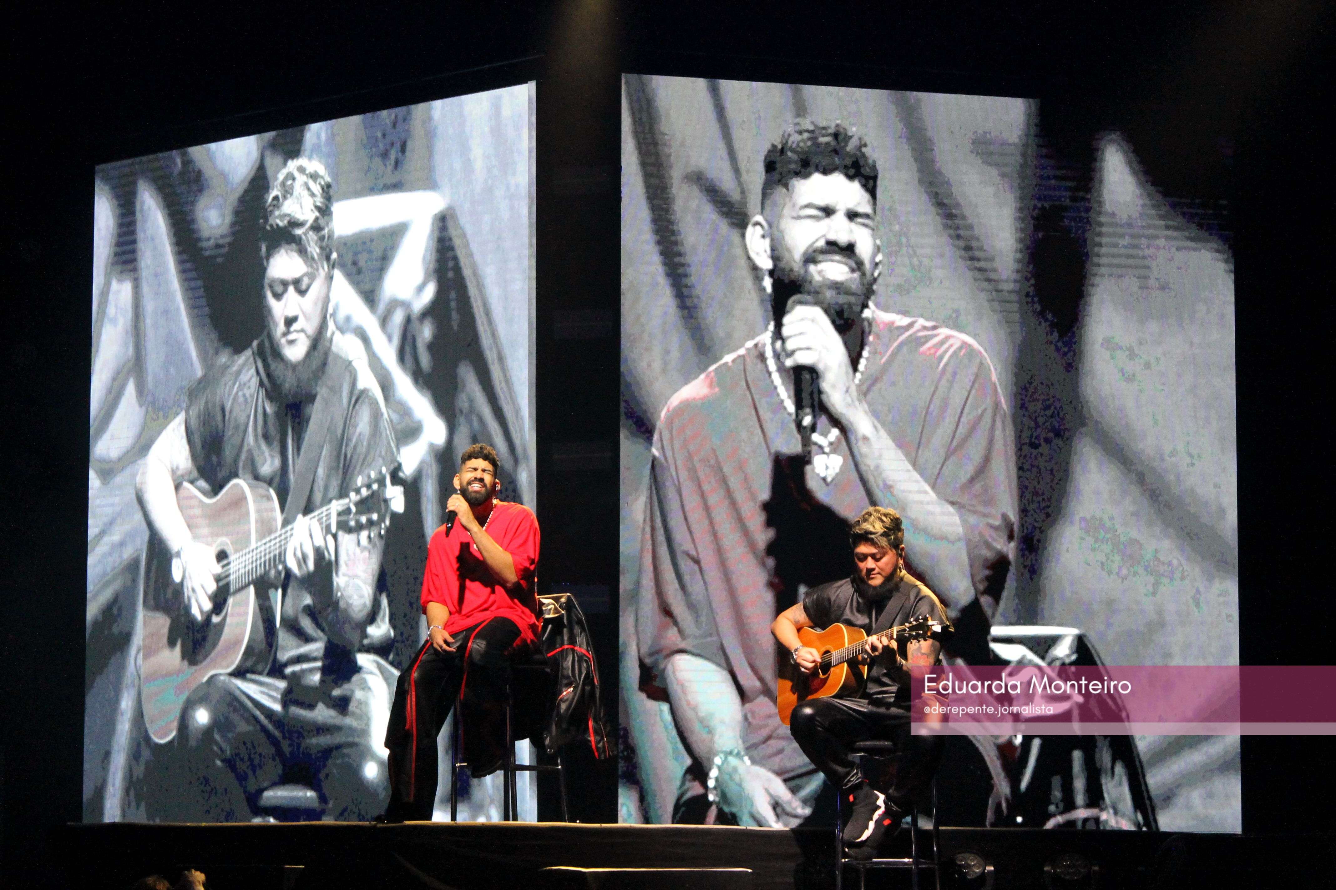 Dilsinho e Michel Fujiwara no palco do Qualistage (Foto: Eduarda Monteiro) Lorena Bueri