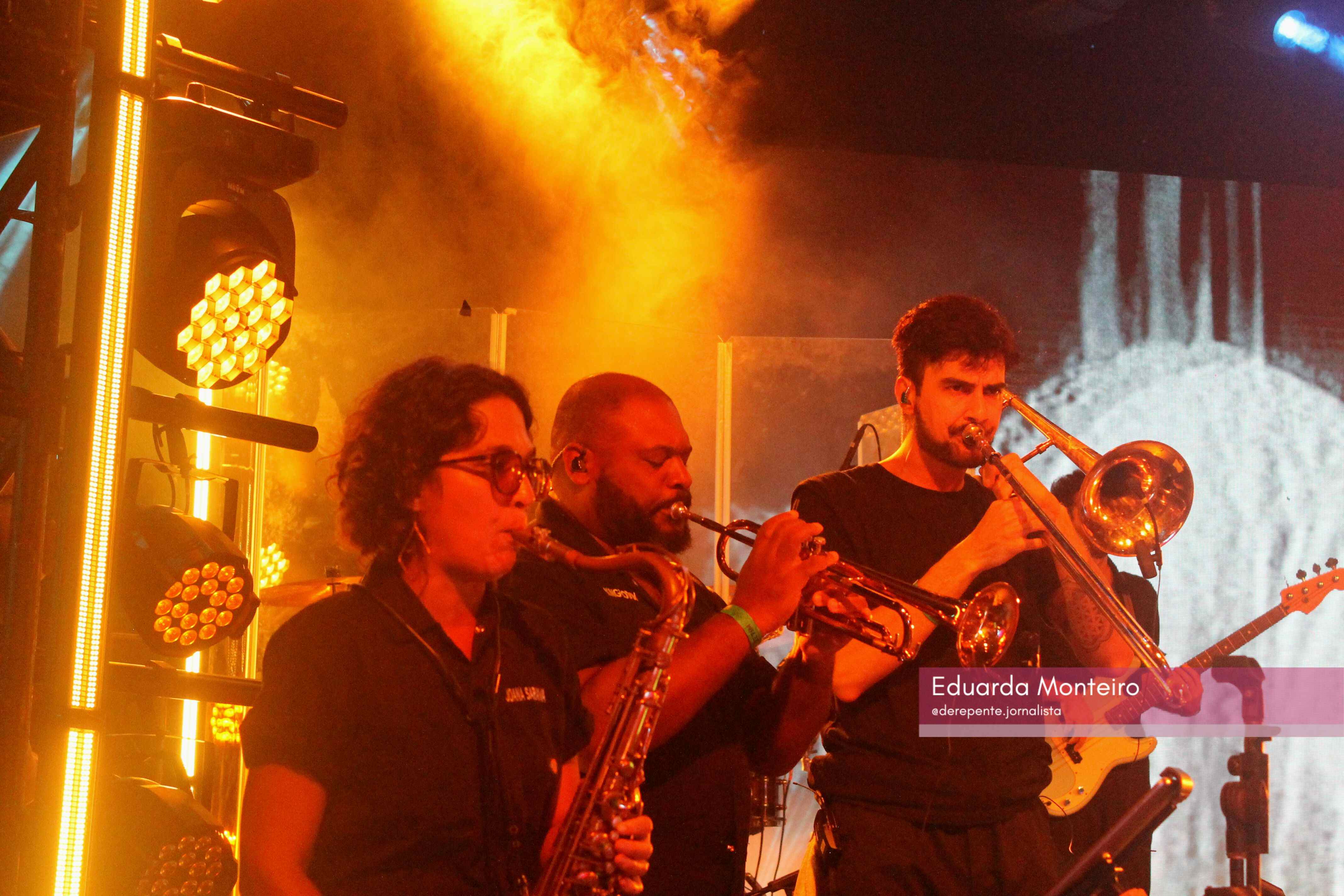 Banda de Duda Beat no Tim Music Noites Cariocas (Foto: Eduarda Monteiro) Lorena Bueri