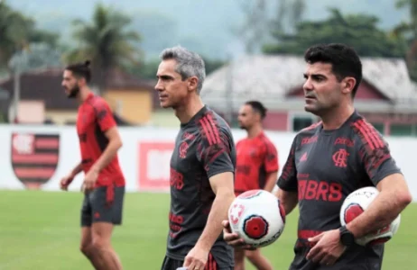 Paulo Sousa não planeja mais utilizar Mauricio Isla. O jogador