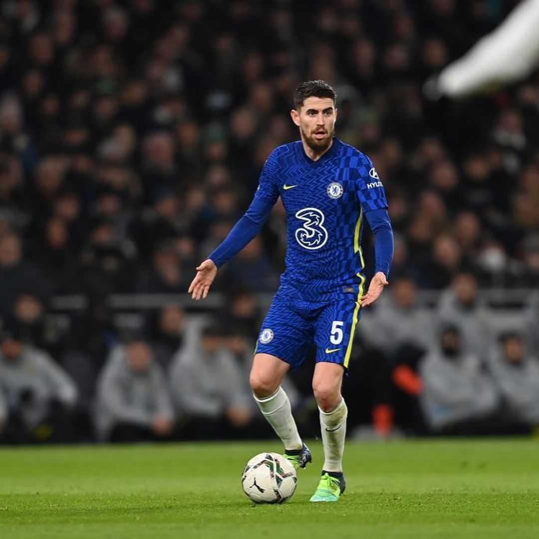 Jorginho é eleito o melhor jogador da Europa na temporada 2020/21