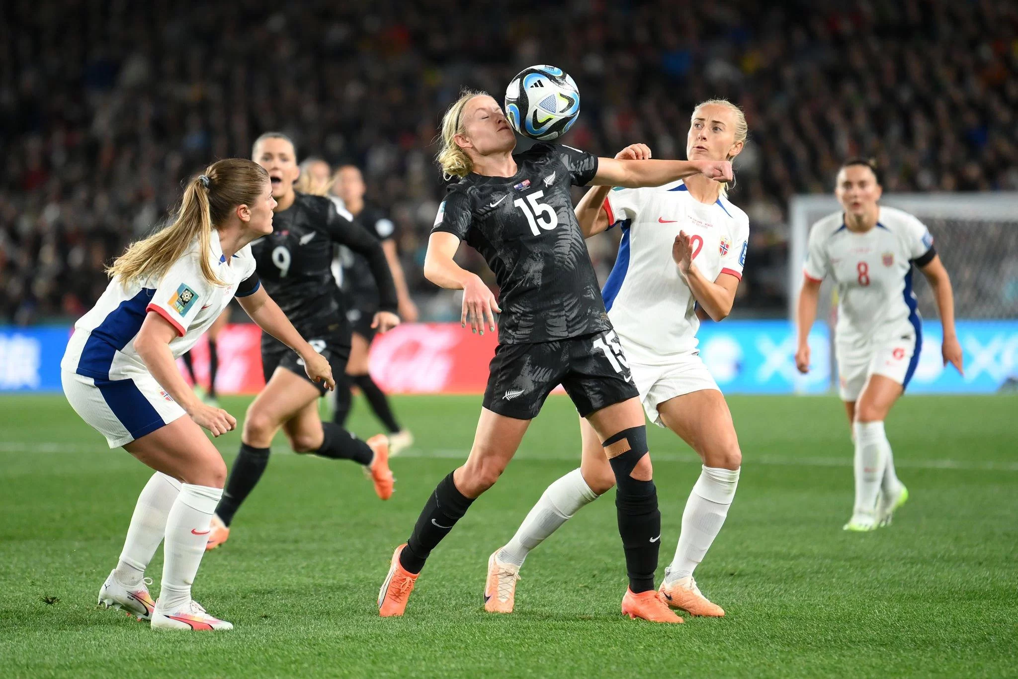 Abertura da Copa Feminina: Nova Zelândia e Noruega fazem o