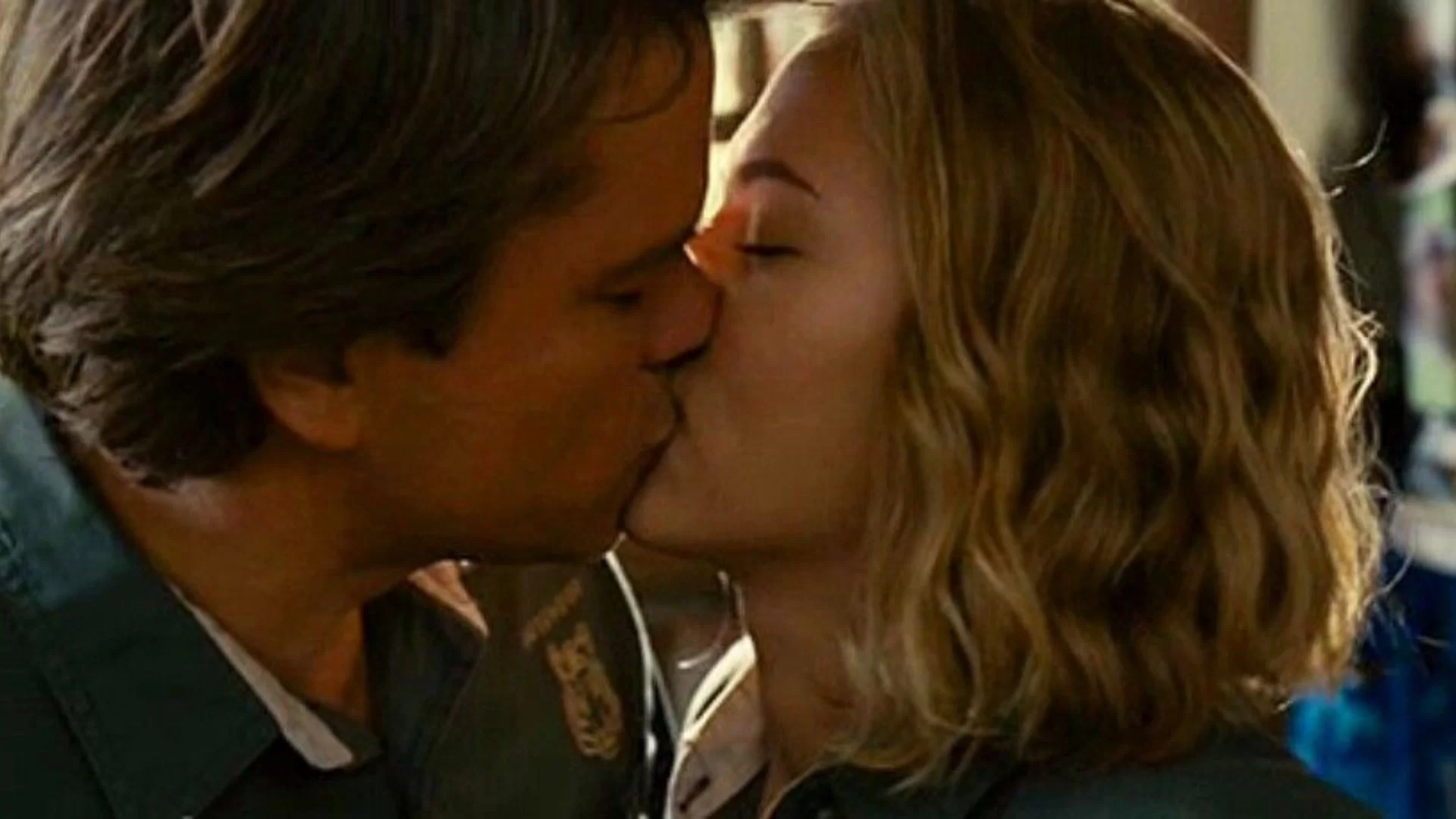 Cena de beijo entre Matt Damon e Scarlett Johansson em Compramos um Zoológico