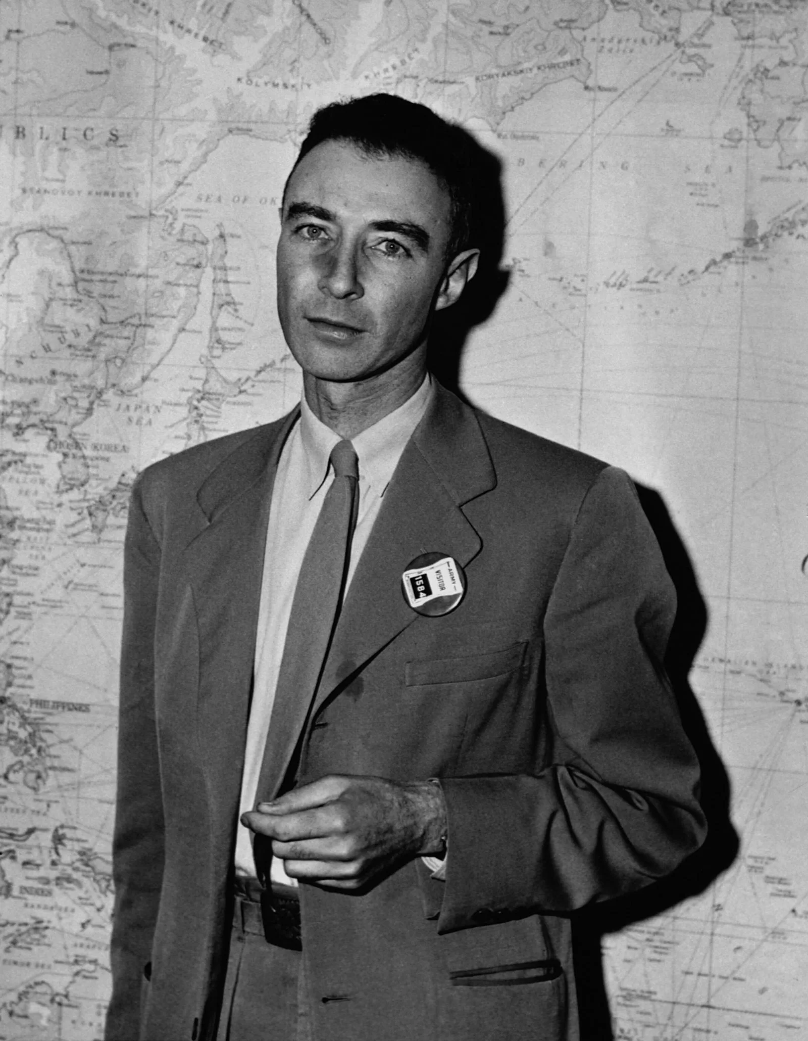Julius Robert Oppenheimer. (Reprodução/National Geographic)