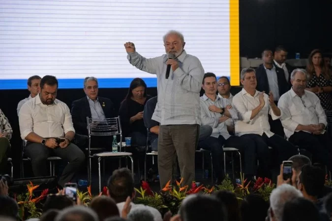 Lula em discurso com presença de Claudio Castro