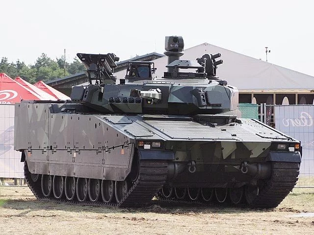 Tanque de guerra CV90 