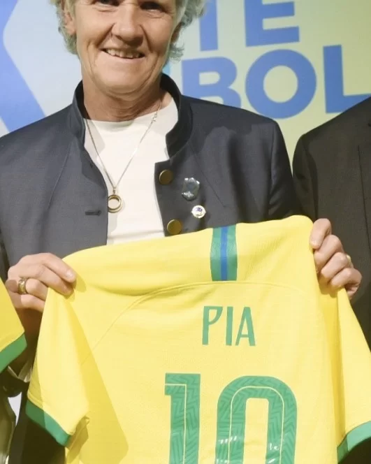 Pia Sundhage em sua chegada à seleção brasileira (Foto: Reprodução/@pia.sundhage/Instagram)