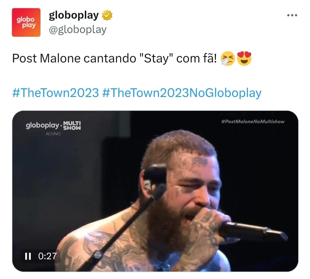 Post Malone canta ''Stay'' ao lado de fã. (Reprodução/Twitter @globoplay)