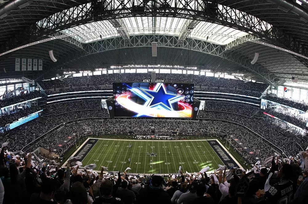 O AT&T Stadium é considerado o maior estádio esportivo do mundo, é a casa do Dallas Cowboys