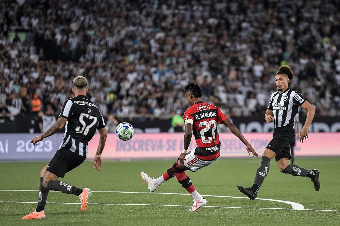 Bruno pelo Flamengo em jogo contra Botafogo no Brasileirão