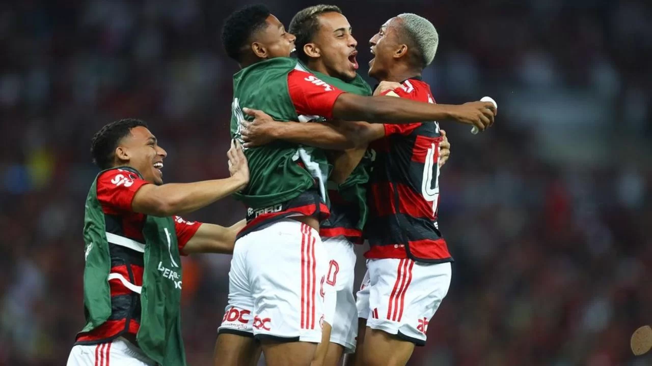 Dono' da lateral direita do Flamengo, Wesley chama atenção pela