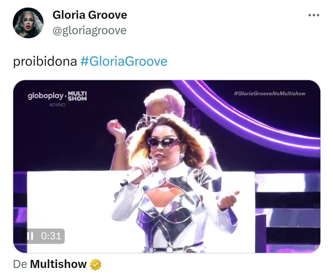 Gloria canta ''PROIBIDONA''. (Reprodução/Twitter @gloriagroove)