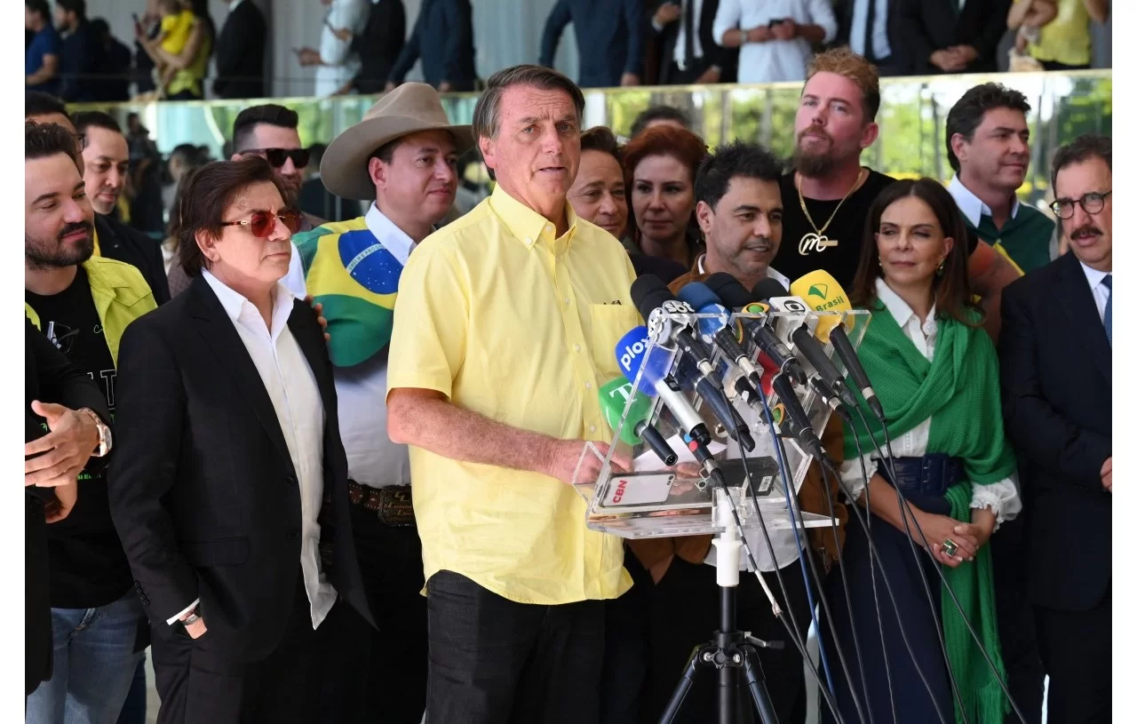 Encontro de sertanejos com Bolsonaro no Palácio do Alvorada, durante a campanha de 2022.