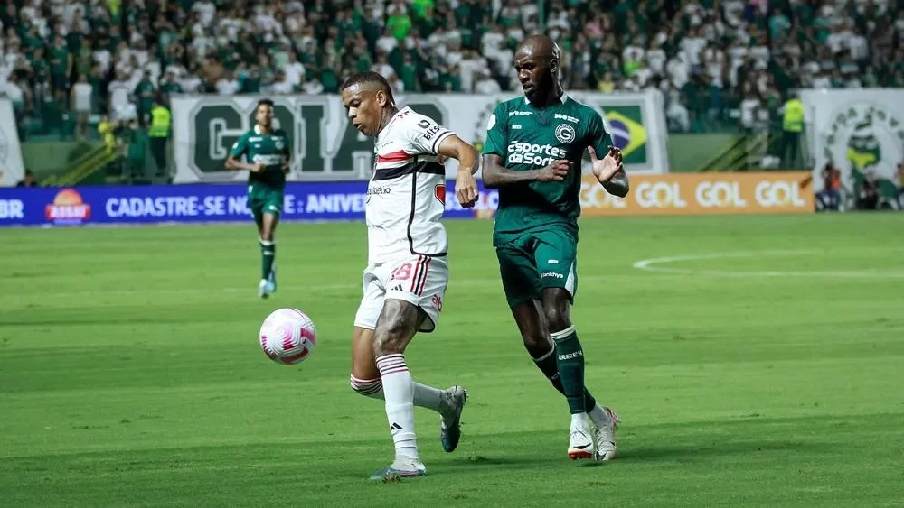 Caio Paulista em jogo pelo São Paulo contra o Goiás