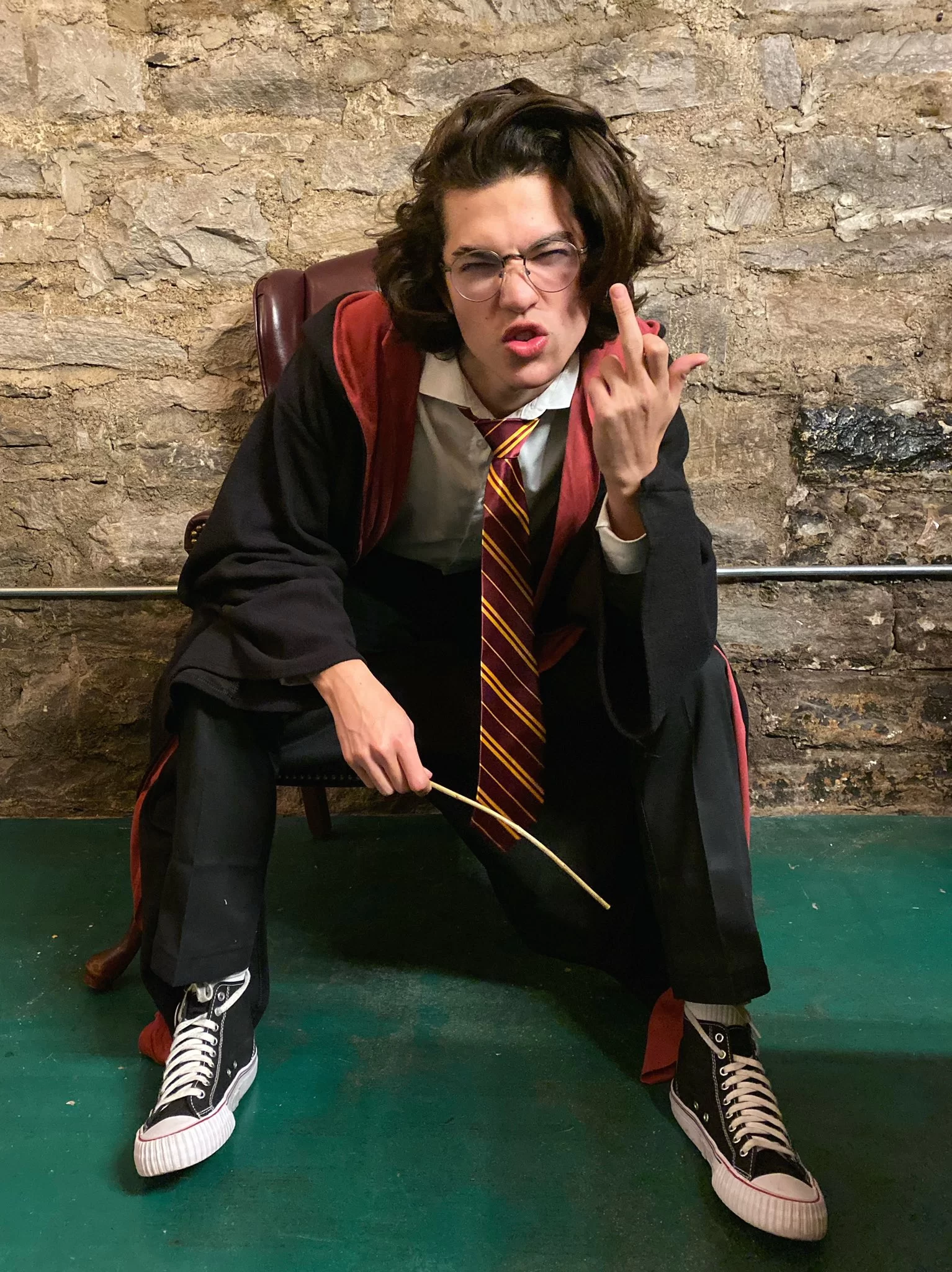 Conan Gray fantasiado de Harry Potter no Halloween de 2019 (Foto: reprodução/Twitter/@conangray) Lorena Bueri