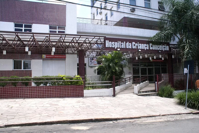 Jairo e Gabriel foram separados por cirurgia em junho no Hospital da Criança Conceição, em Porto Alegre