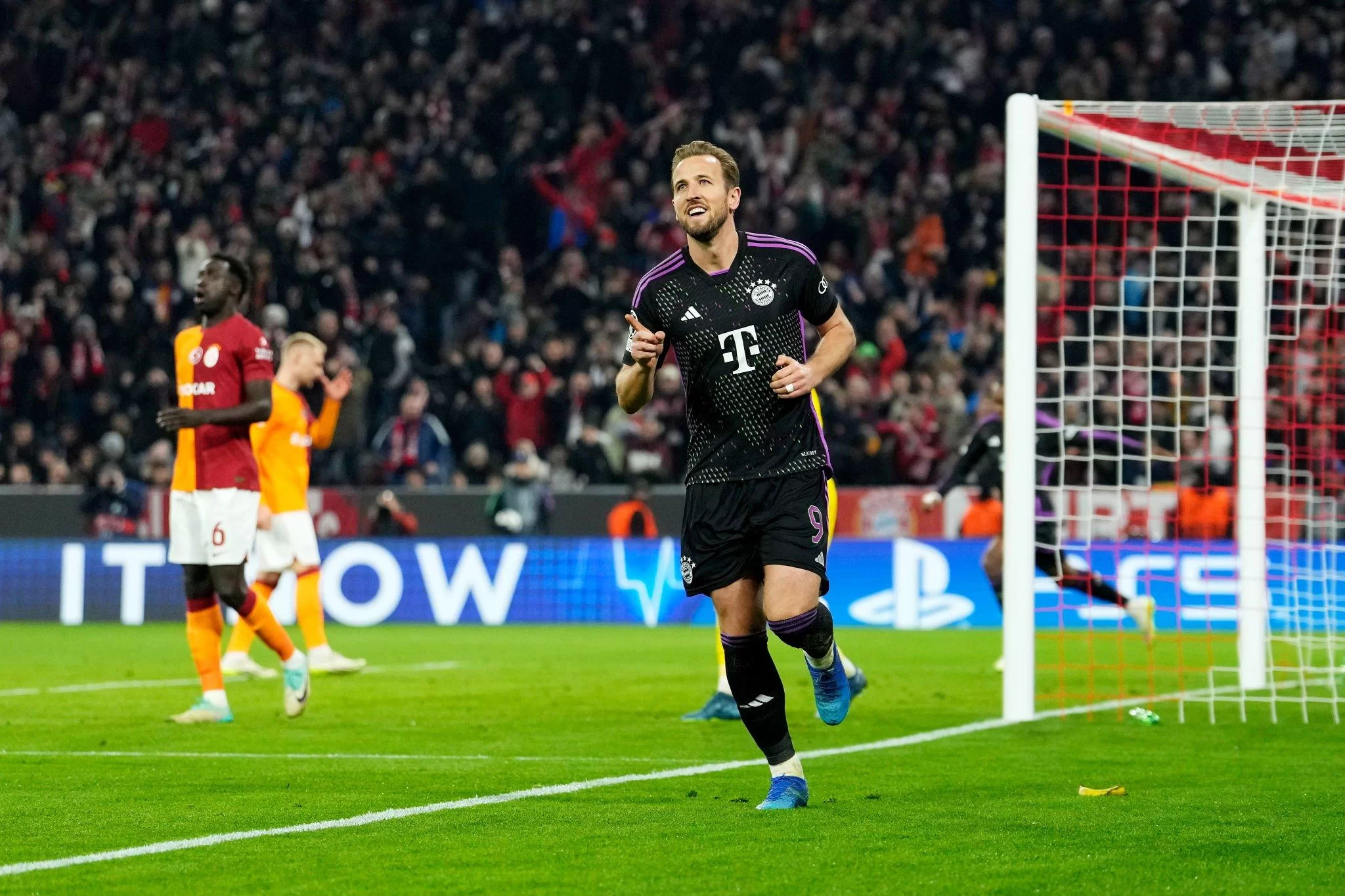 Kane garante vitória e classificação do Bayern na Champions