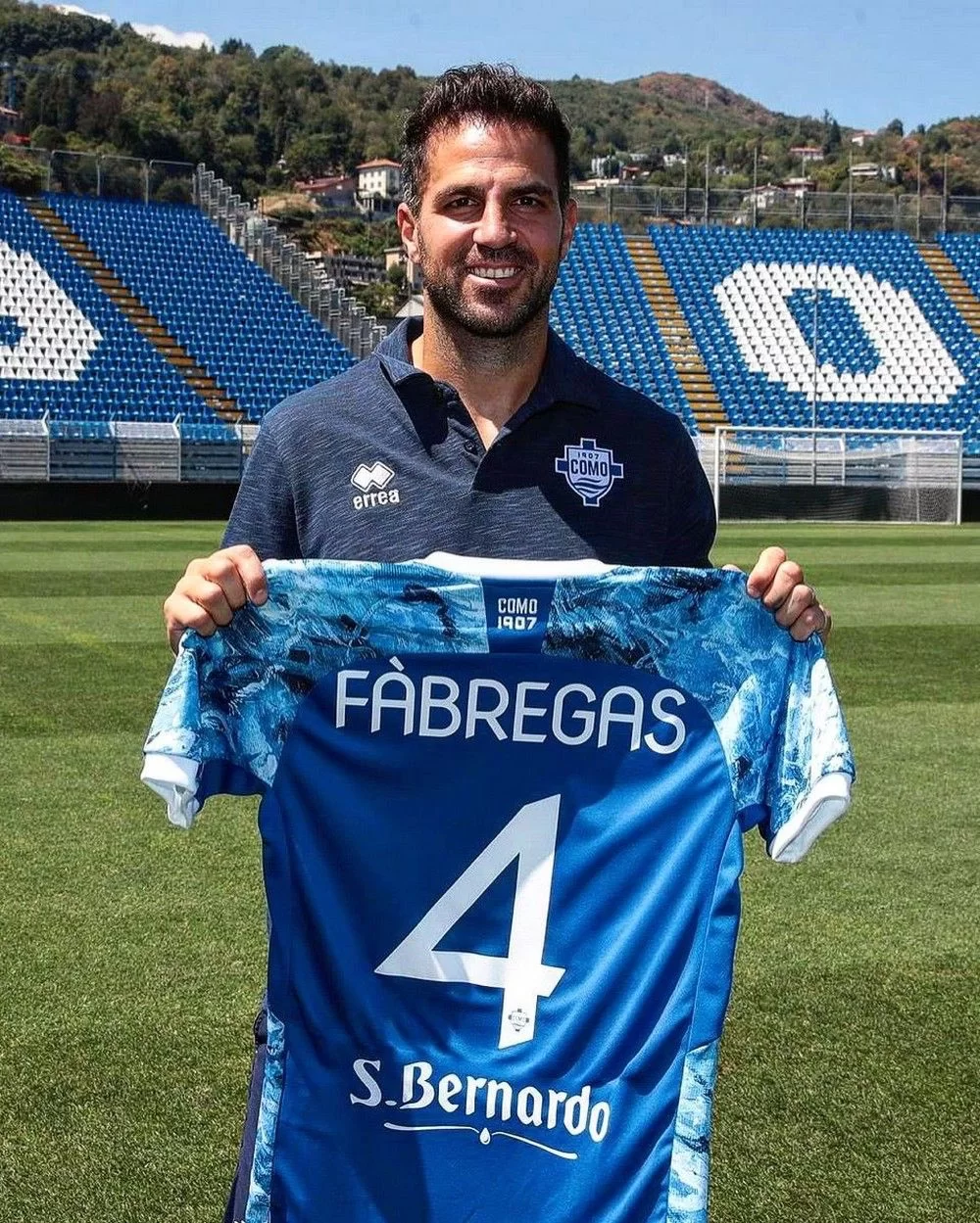 Fàbregas firma acordo para assumir o cargo de treinador em um