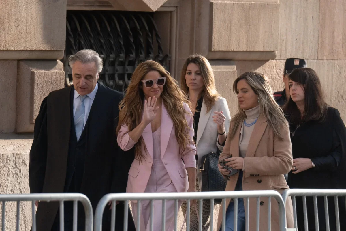 Shakira chegando ao tribunal em Barcelona, na Espanha