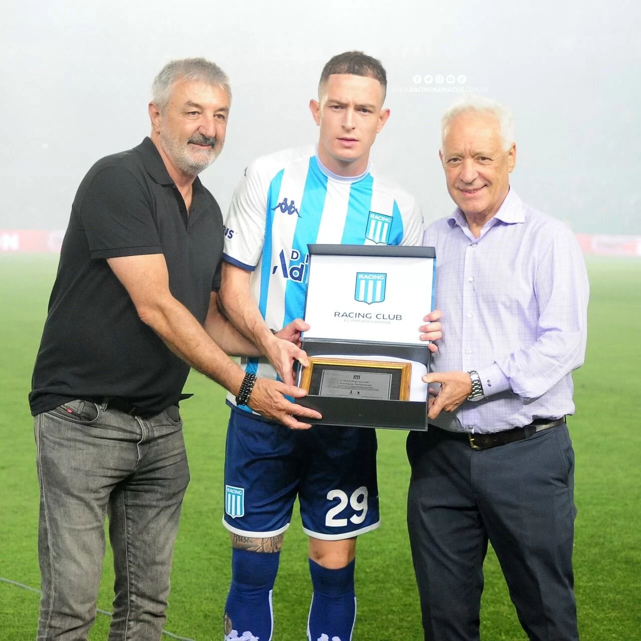 Reforço do Palmeiras, Aníbal Moreno é ovacionado em homenagem do Racing;  veja