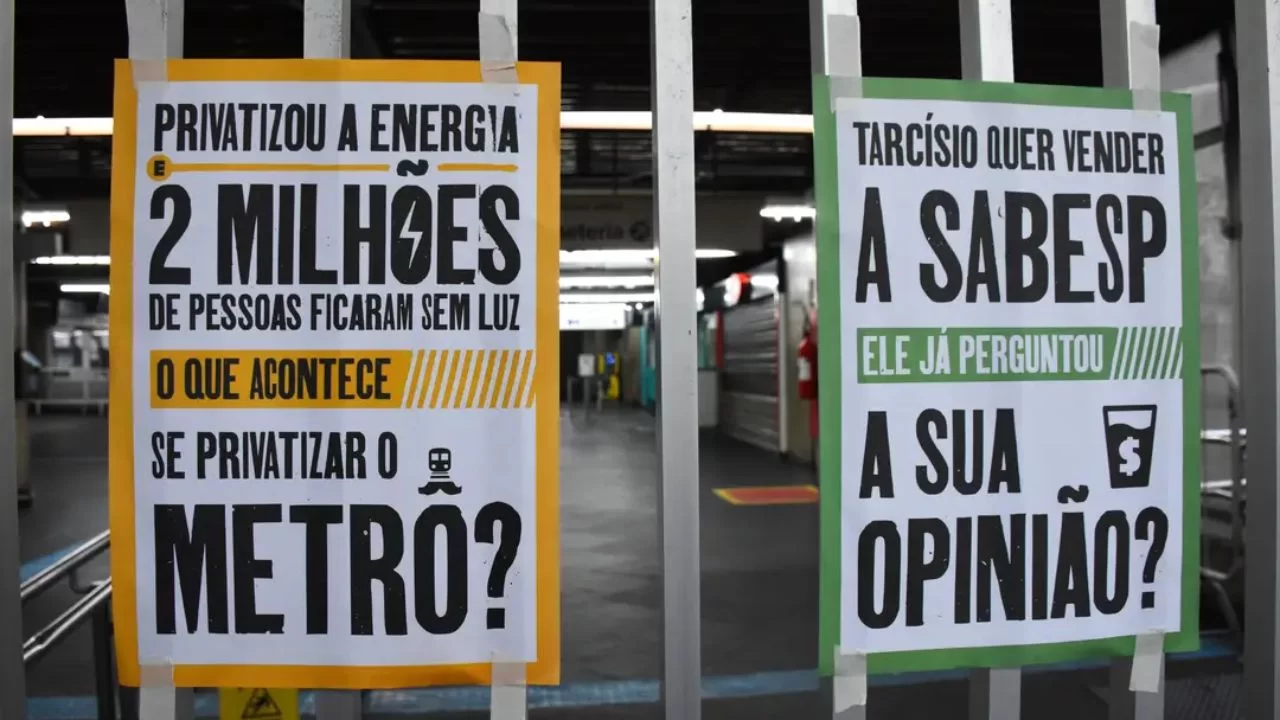 Greve Metrô e CPTM: cartazes contra a privatização. 