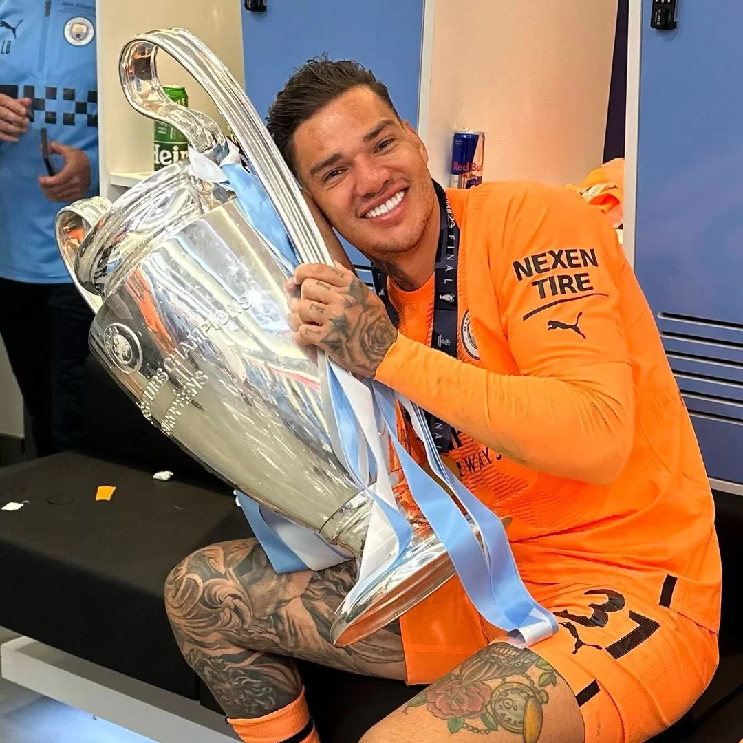 Ederson é finalista ao prêmio de melhor goleiro da Fifa em 2023