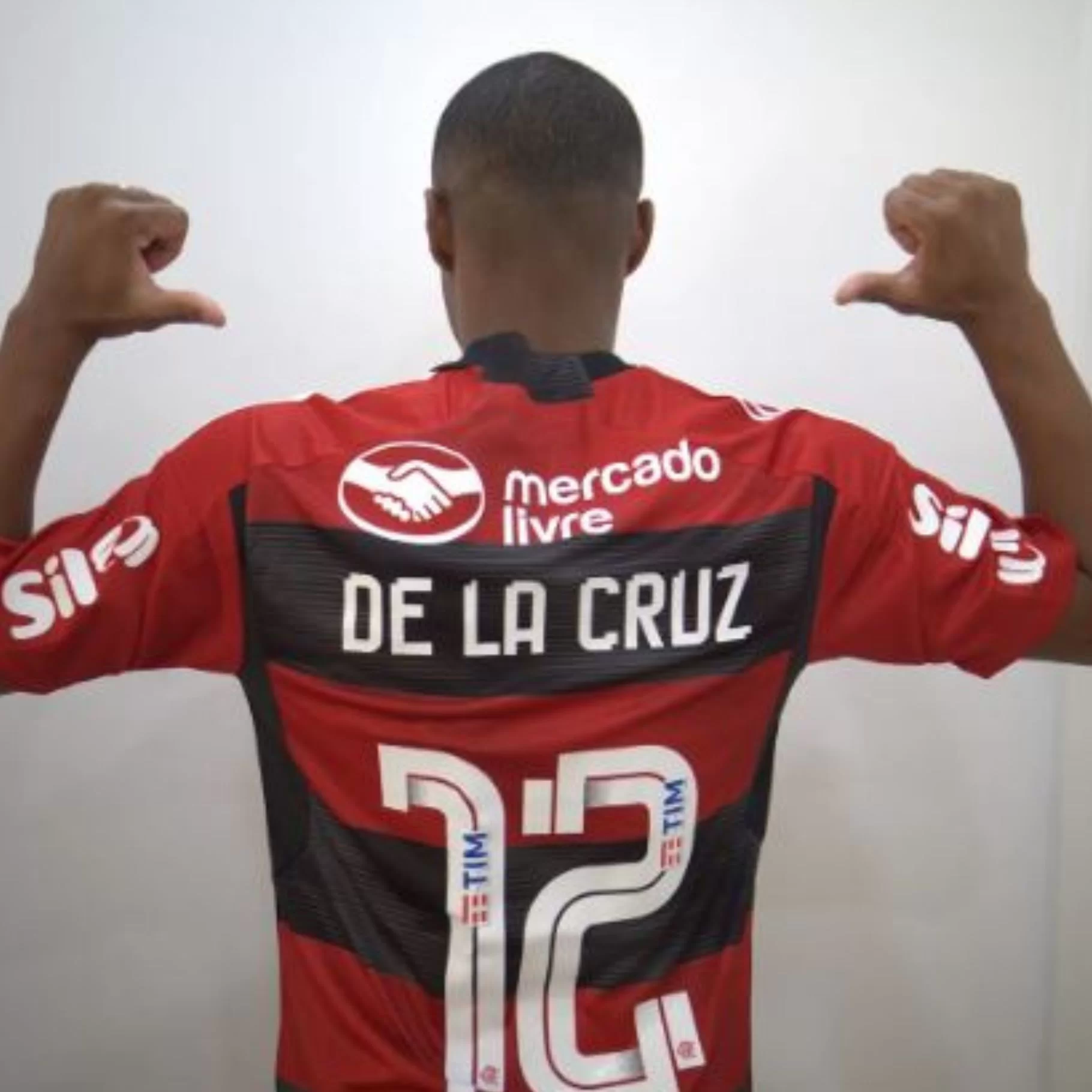 De La Cruz é o novo camisa 12 do Flamengo Foto: (reprodução/divulgação/Flamengo/ge) Lorena Bueri