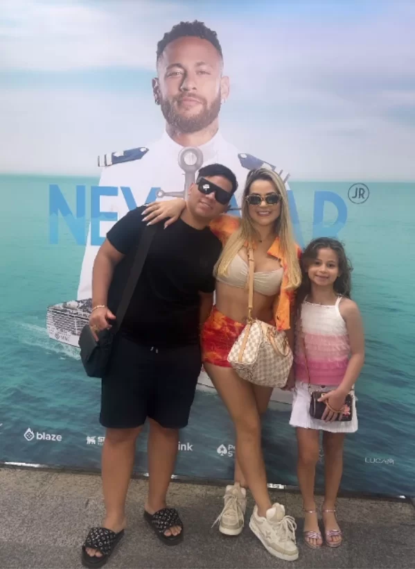 Deolane Bezerra e família (Foto: reprodução/Instagram/@dra.deolanebezerra) Lorena Bueri