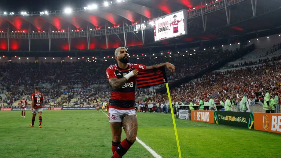 Camisa do Flamengo passa a valer cerca de 225,8 milhões de reais para essa temporada. 