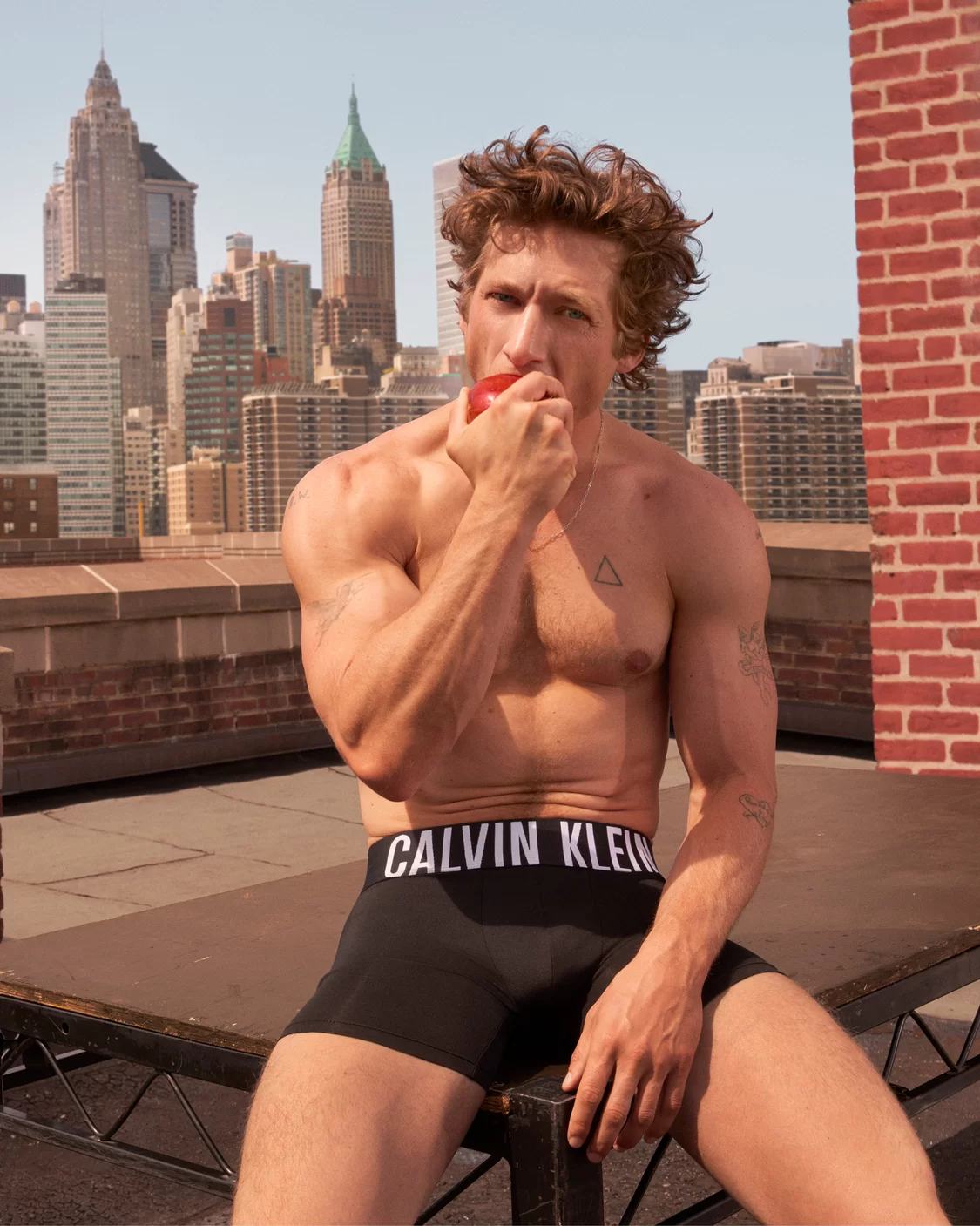 Jeremy Allen White para campanha da Calvin Klein (Reprodução/Mert Alas) Lorena Bueri