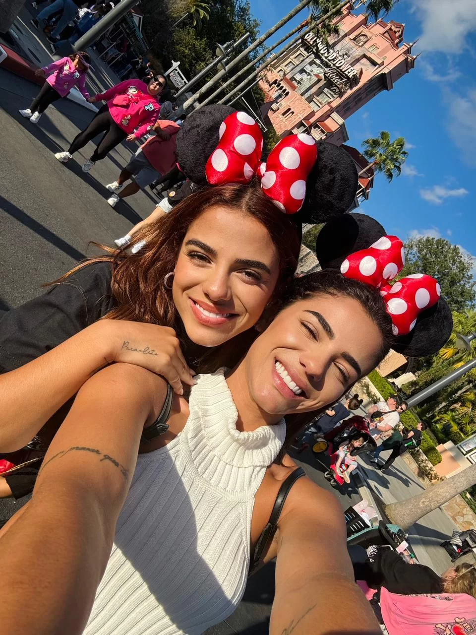 Key Alves com sua irmã Keyt Alves em viagem à Disney (Foto/divulgação) Lorena Bueri