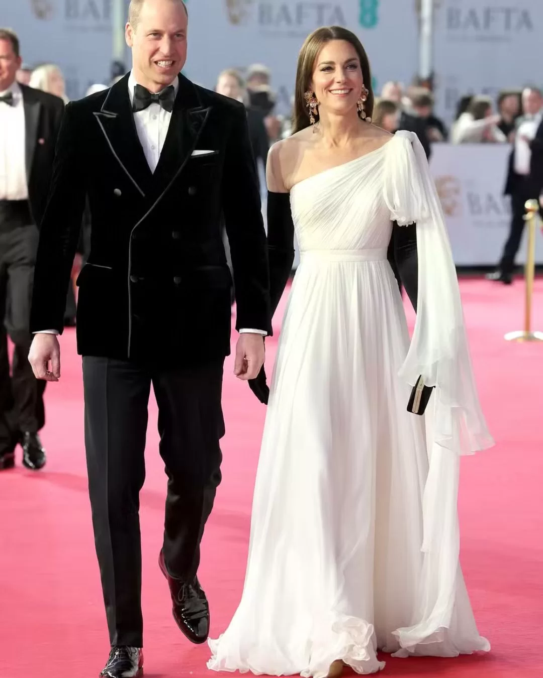 Kate de Alexander McQueen, fevereiro de 2023 (Foto: reprodução/Getty Images/Vogue) Lorena Bueri