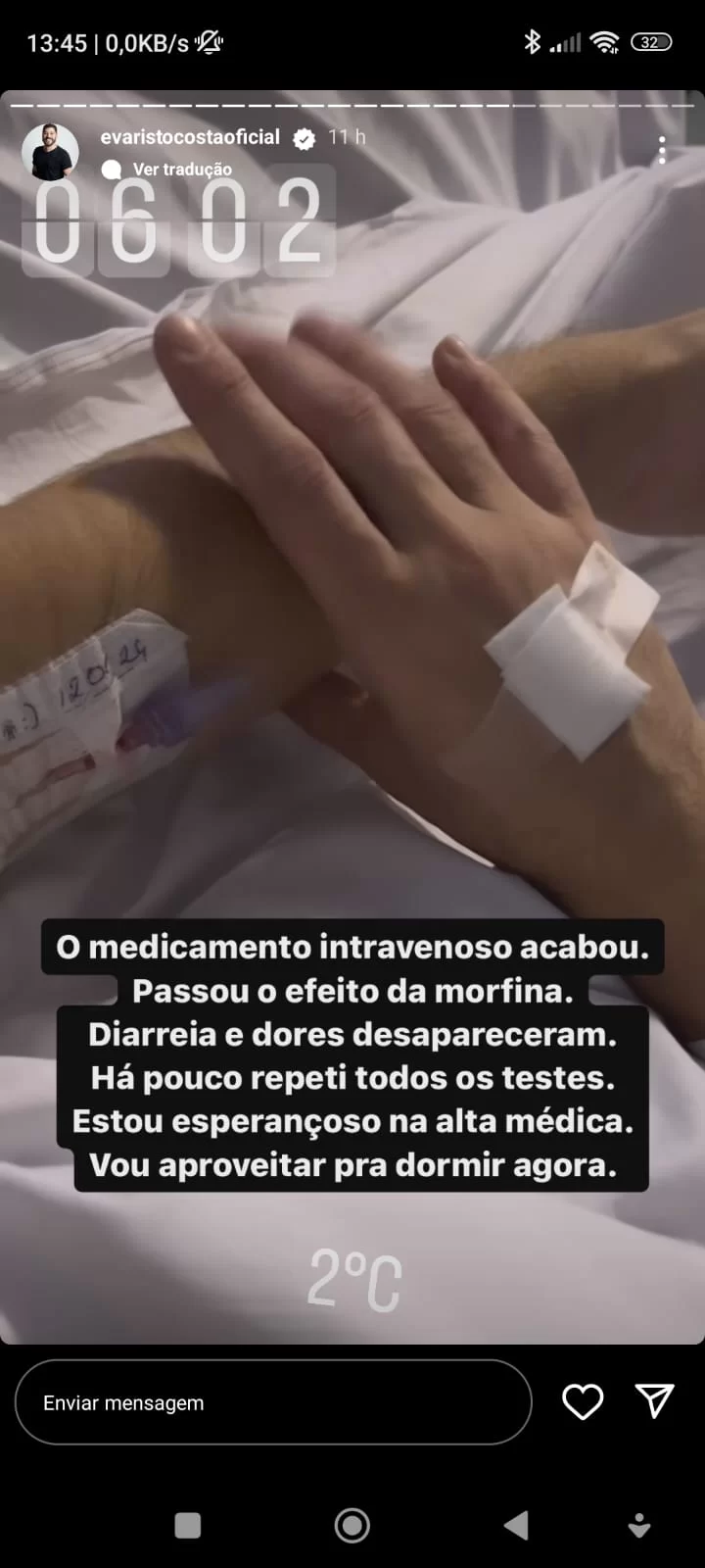 Evaristo Costa compartilha momentos no hospital com bom humor (Foto: reprodução/Instagram/evaristocostaoficial) Lorena Bueri