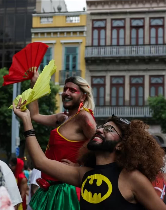 Foliões aproveitam o Pré-Carnaval no Rio de Janeiro (Foto: reprodução/Ricardo Moraes/Gshow) Lorena Bueri