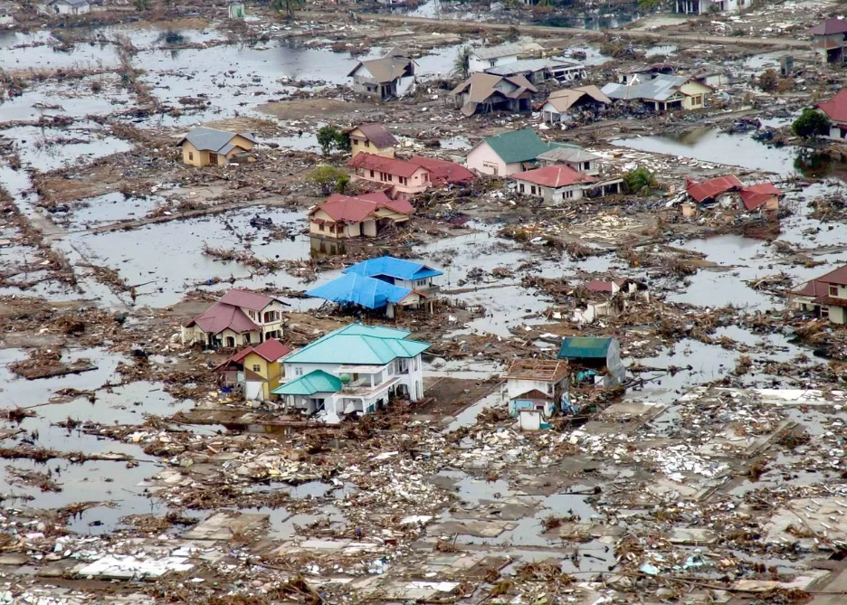 Registros do Tsunami de 2004 (Foto: reprodução/Sapo 24) Lorena Bueri