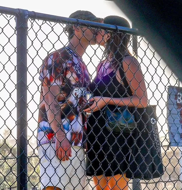 Joe Jonas e Stormi Bree em clima de romance no último domingo (Foto: reprodução/X/@centralbrothersbr) Lorena Bueri