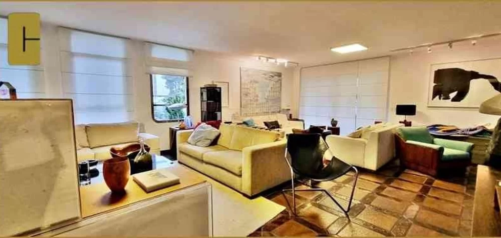 Sala do apartamento à venda de Luana Piovani (Foto: reprodução/Cifra Chomes) Lorena Bueri