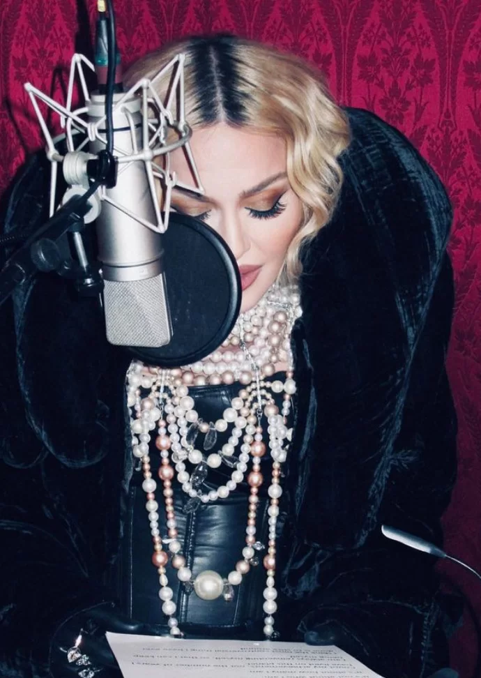 Madonna gravando em estúdio (Foto: reprodução/Instagram/@madonna) Lorena Bueri