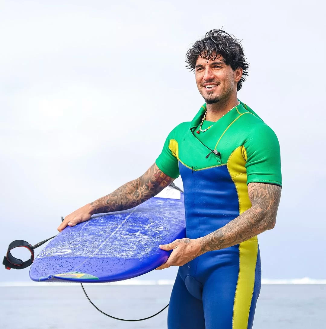 Gabriel Medina, do surfe (Foto: reprodução/Instagram/@gabrielmedina/@cbsurfoficial) Lorena Bueri