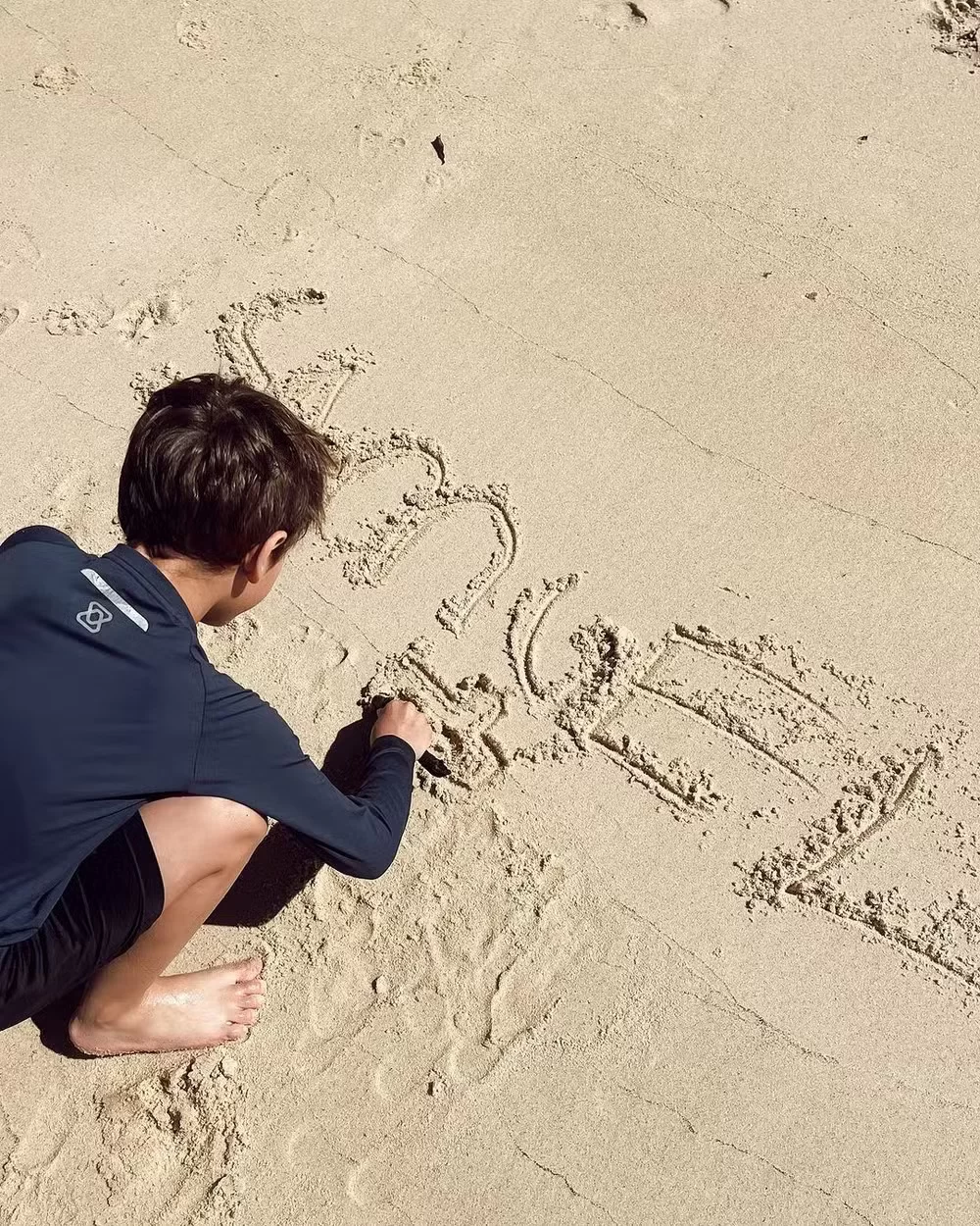 Andressa Suita aproveitou dia de praia com Gusttavo Lima e os filhos—Foto: (Reprodução/Instagram  @andressasuita) Lorena Bueri